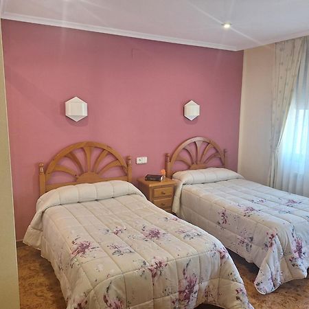 Hostal Pachin Mieres  Esterno foto