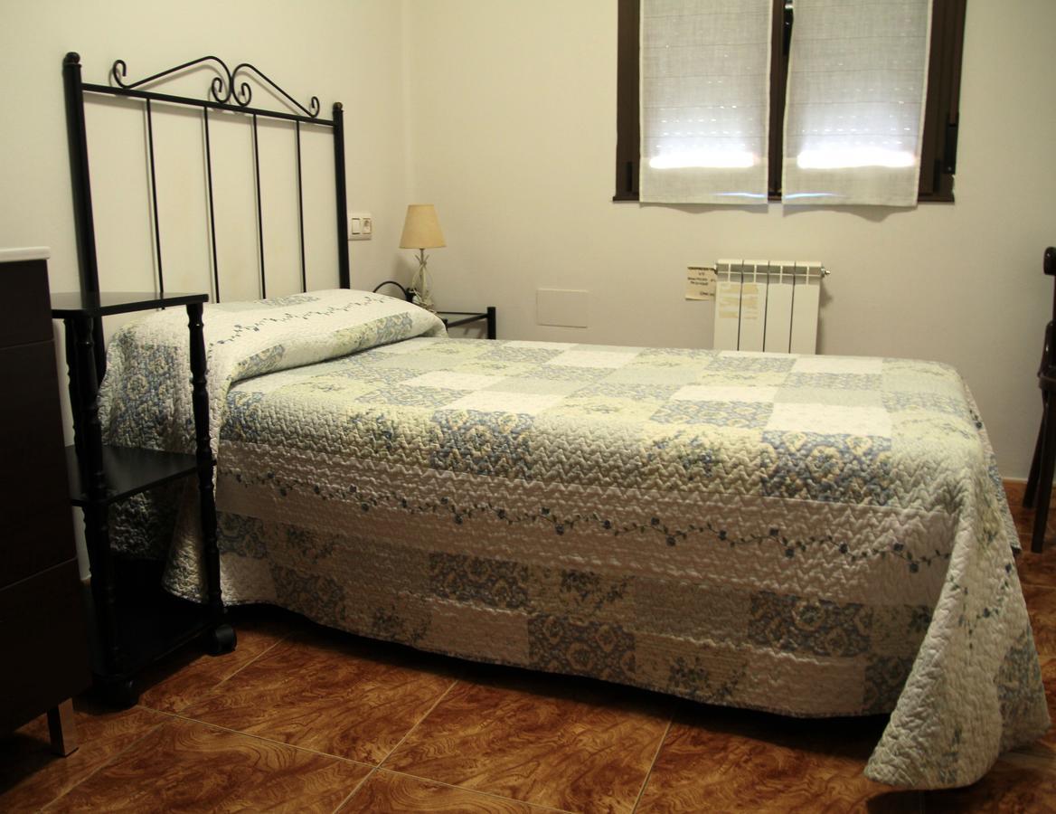 Hostal Pachin Mieres  Esterno foto