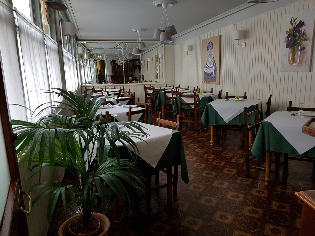 Hostal Pachin Mieres  Esterno foto